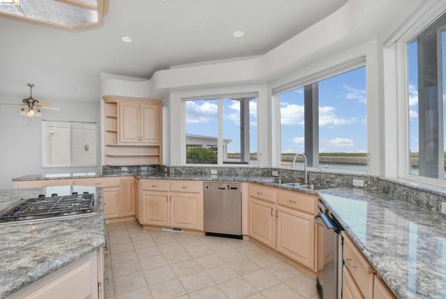 5890 Starboard Dr, Discovery Bay, CA 94505