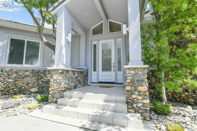 5890 Starboard Dr, Discovery Bay, CA 94505