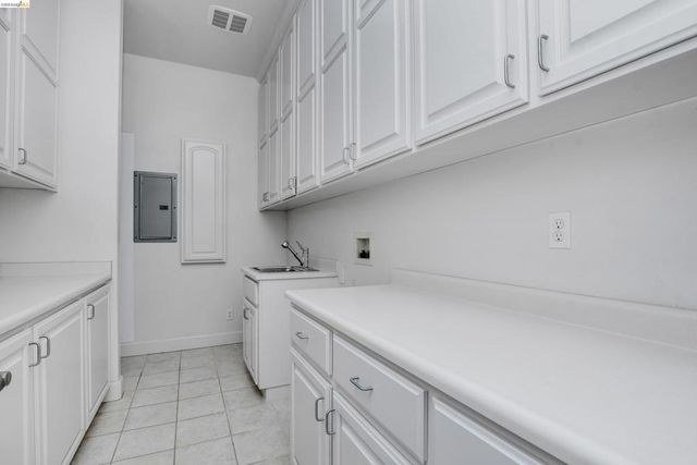 5890 Starboard Dr, Discovery Bay, CA 94505