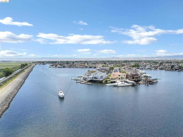 5890 Starboard Dr, Discovery Bay, CA 94505
