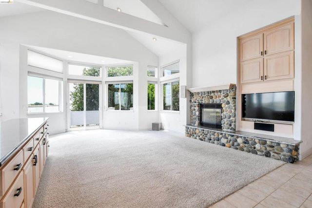 5890 Starboard Dr, Discovery Bay, CA 94505