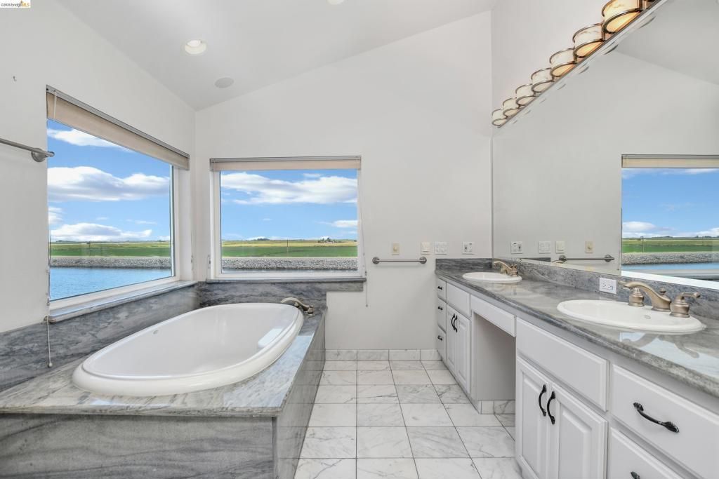Image 18 of property listing at 5890 Starboard Dr, Discovery Bay, CA 94505