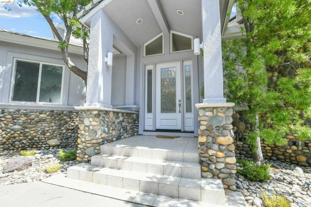Image 2 of property listing at 5890 Starboard Dr, Discovery Bay, CA 94505