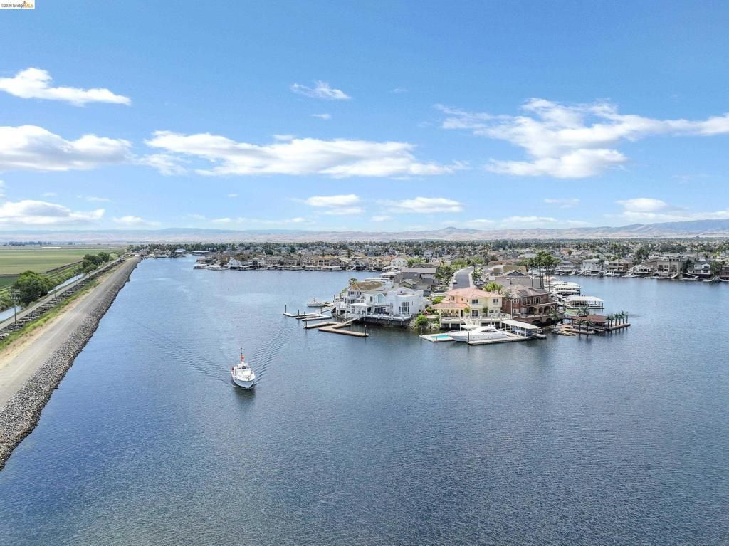 Image 31 of property listing at 5890 Starboard Dr, Discovery Bay, CA 94505
