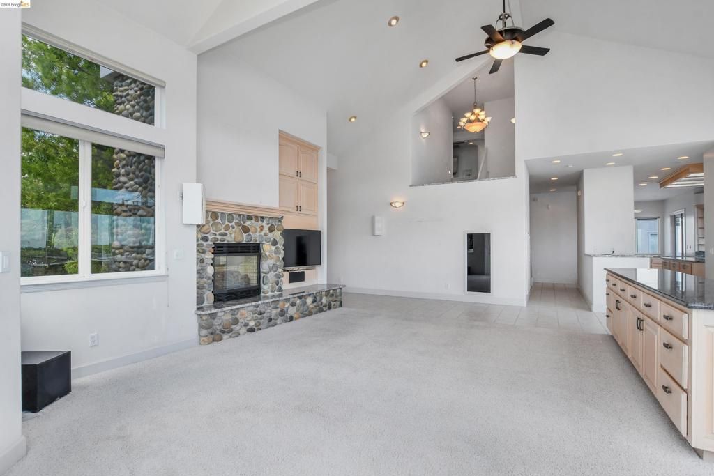 Image 9 of property listing at 5890 Starboard Dr, Discovery Bay, CA 94505