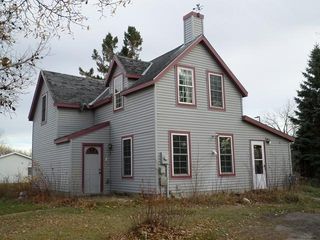 203 Kendall Avenue S, Thief River Falls, MN 56701