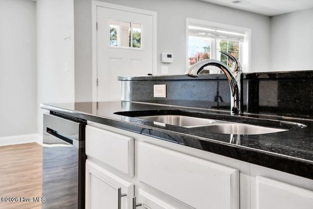 127 NE 15th St, Oak Island, NC 28465