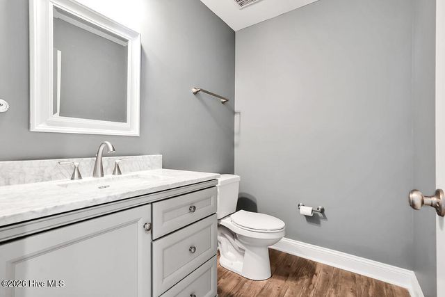 127 NE 15th St, Oak Island, NC 28465