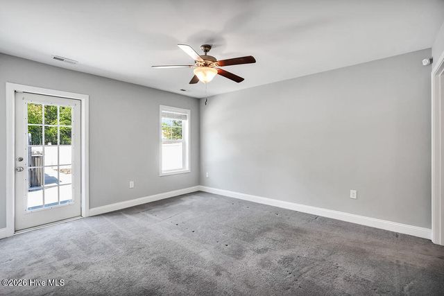 127 NE 15th St, Oak Island, NC 28465