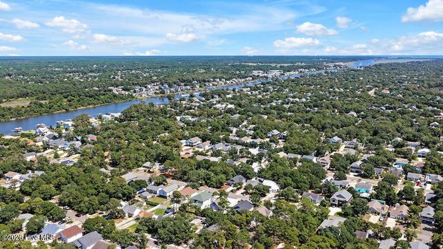 127 NE 15th St, Oak Island, NC 28465