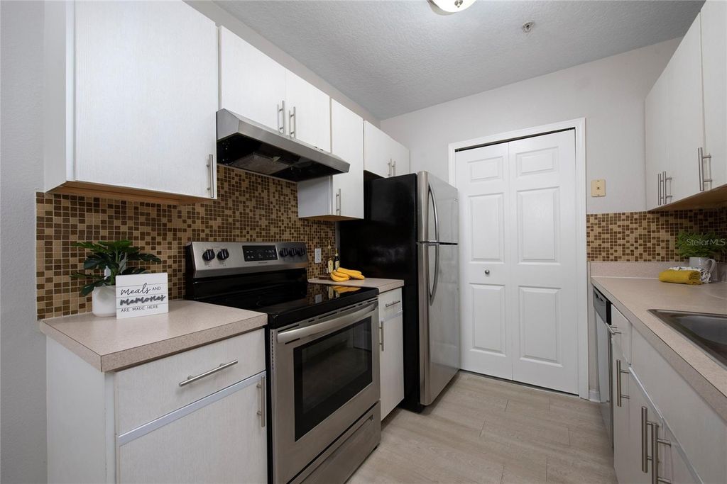 Image 9 of property listing at 6548 SWISSCO DRIVE 622, Orlando, FL 32822