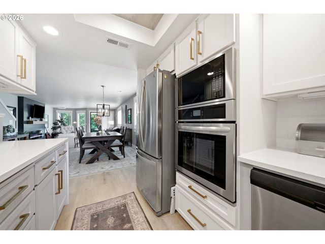 13842 Nw 10TH Ct A, Vancouver, WA 98685