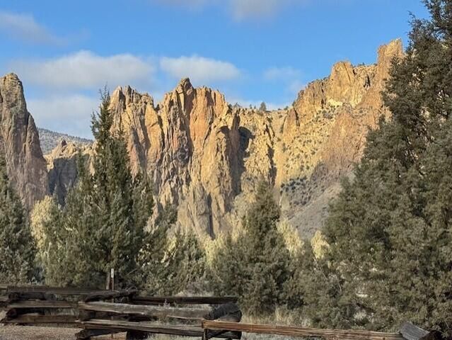 10100 NE Crooked River Drive UNIT 6, Terrebonne, OR 97760