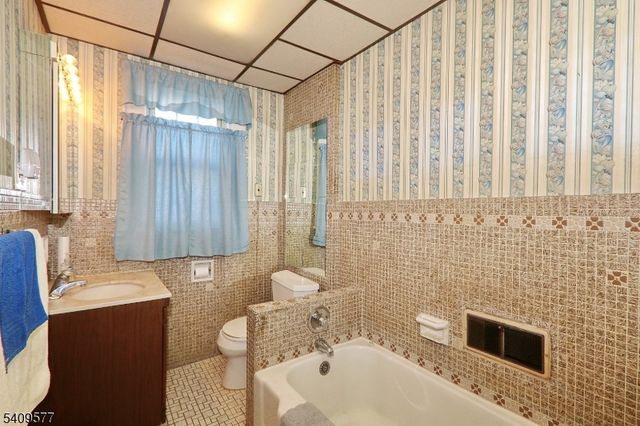 587 Thoreau Ter, Union Twp., NJ 07083