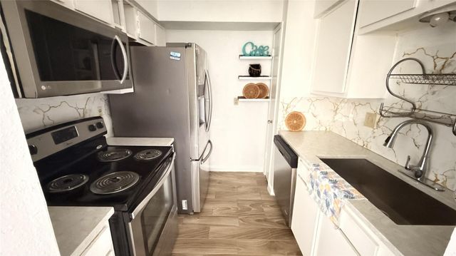 6200 W Tidwell Road 1702, Houston, TX 77092