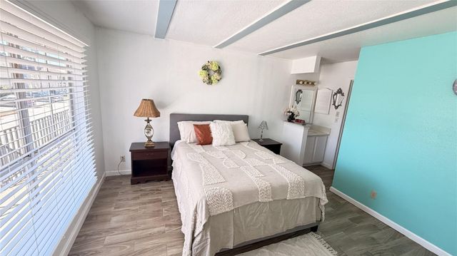 6200 W Tidwell Road 1702, Houston, TX 77092