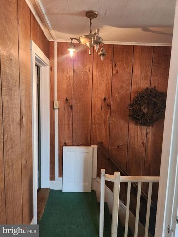 122 N BARBARA ST, Mount Joy, PA 17552