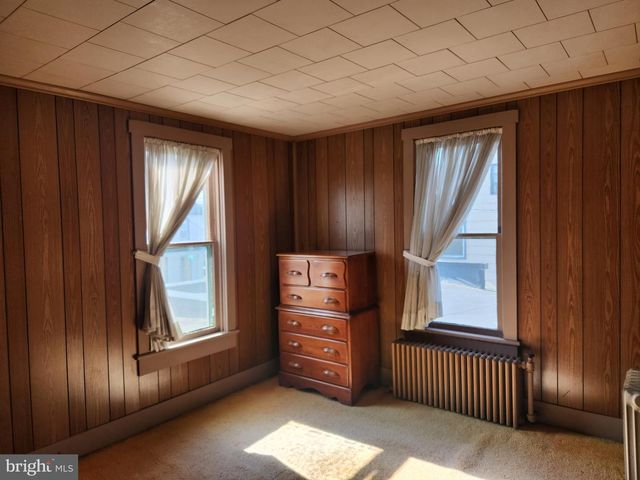 122 N BARBARA ST, Mount Joy, PA 17552