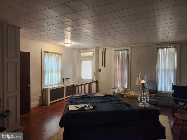 122 N BARBARA ST, Mount Joy, PA 17552