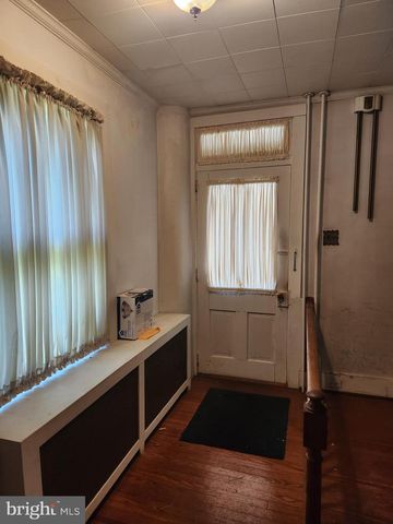 122 N BARBARA ST, Mount Joy, PA 17552