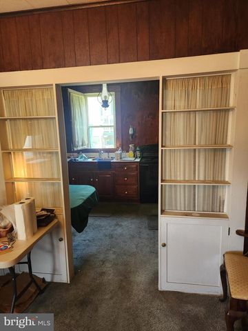 122 N BARBARA ST, Mount Joy, PA 17552