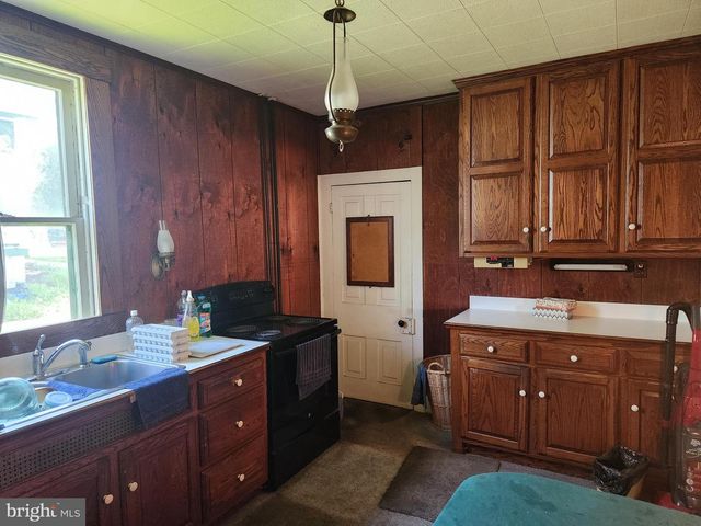 122 N BARBARA ST, Mount Joy, PA 17552