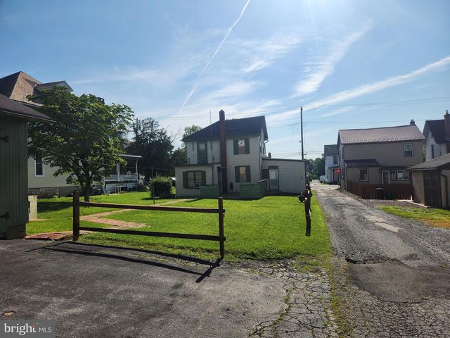 122 N BARBARA ST, Mount Joy, PA 17552