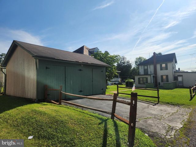 122 N BARBARA ST, Mount Joy, PA 17552