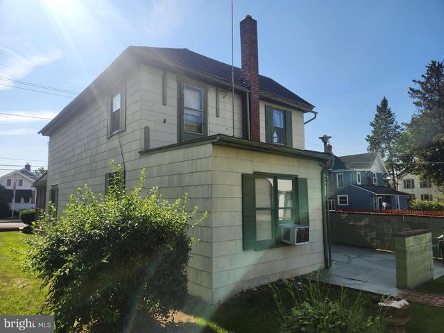 122 N BARBARA ST, Mount Joy, PA 17552