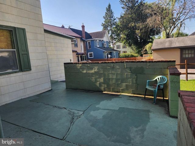 122 N BARBARA ST, Mount Joy, PA 17552