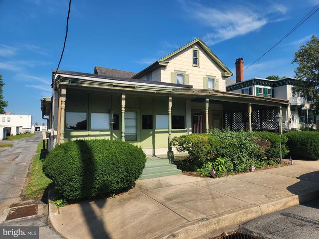 122 N BARBARA ST, Mount Joy, PA 17552