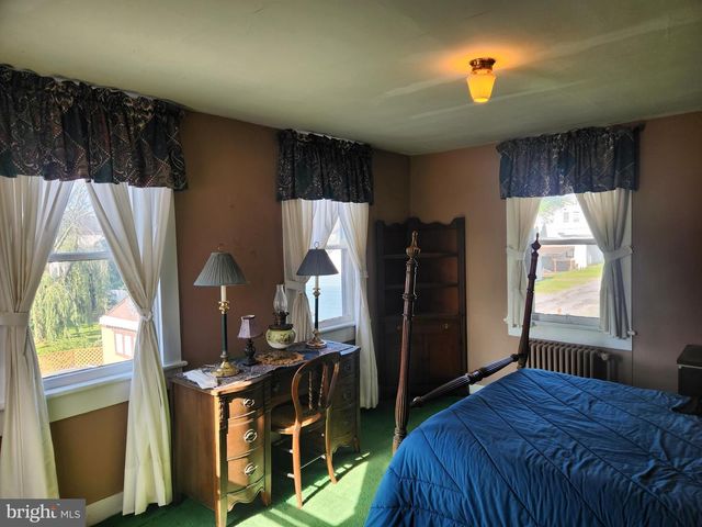 122 N BARBARA ST, Mount Joy, PA 17552