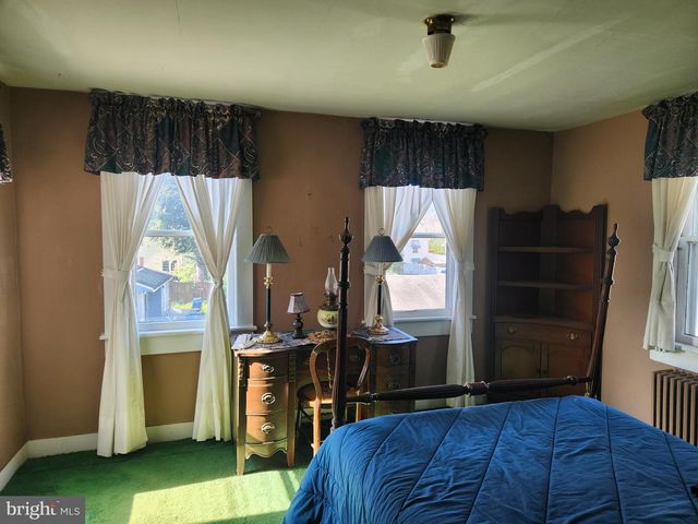 122 N BARBARA ST, Mount Joy, PA 17552
