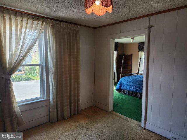 122 N BARBARA ST, Mount Joy, PA 17552