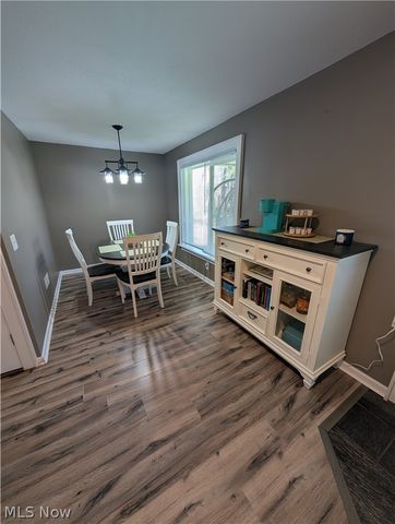 3032 Bell Wick Rd, Hubbard, OH 44425