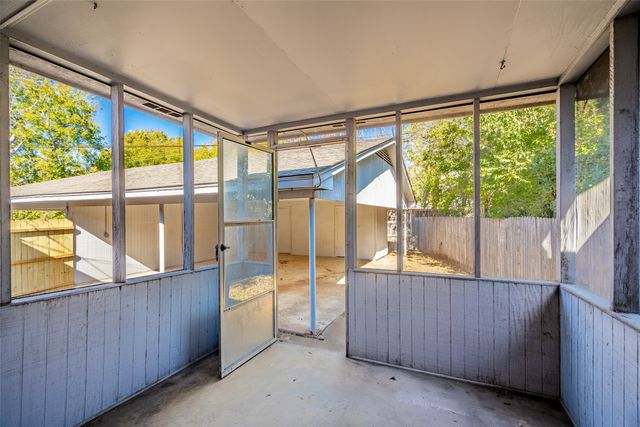 4304 Loop 820, Fort Worth, TX 76109