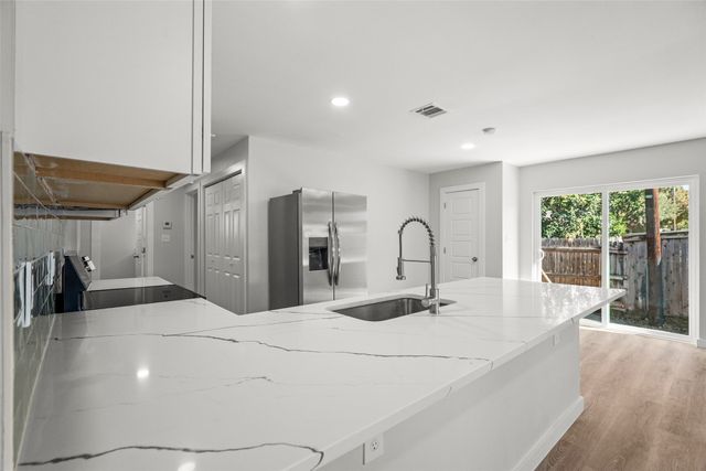 4304 Loop 820, Fort Worth, TX 76109