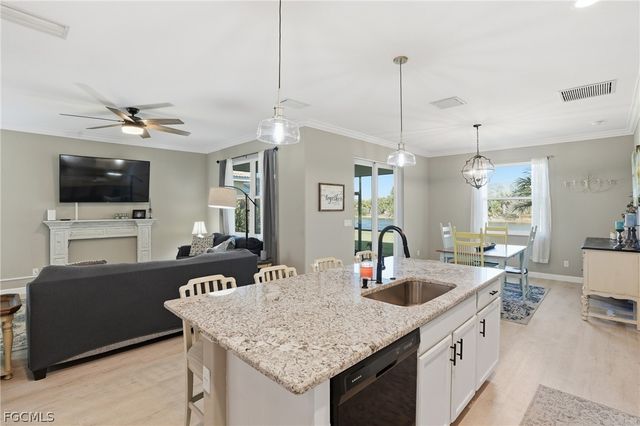 13056 Silver Thorn LOOP, North Fort Myers, FL 33903