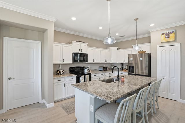 13056 Silver Thorn LOOP, North Fort Myers, FL 33903