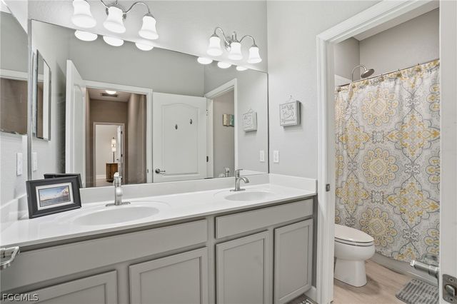 13056 Silver Thorn LOOP, North Fort Myers, FL 33903