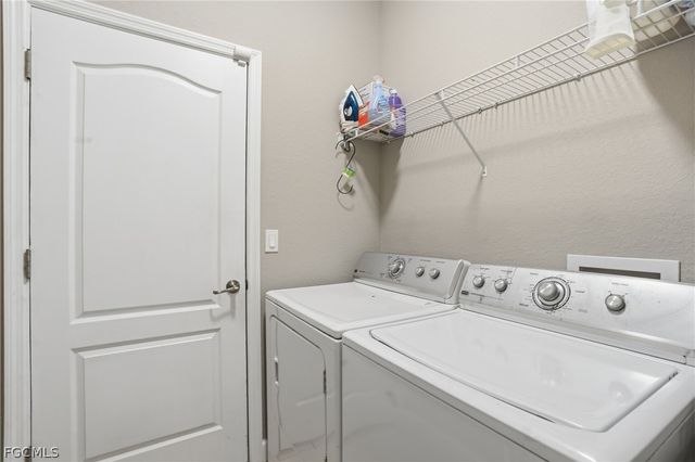 13056 Silver Thorn LOOP, North Fort Myers, FL 33903