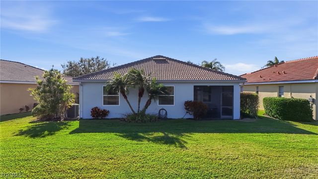 13056 Silver Thorn LOOP, North Fort Myers, FL 33903