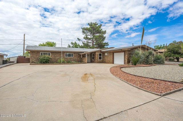 3217 Fairway Drive, Las Cruces, NM 88011