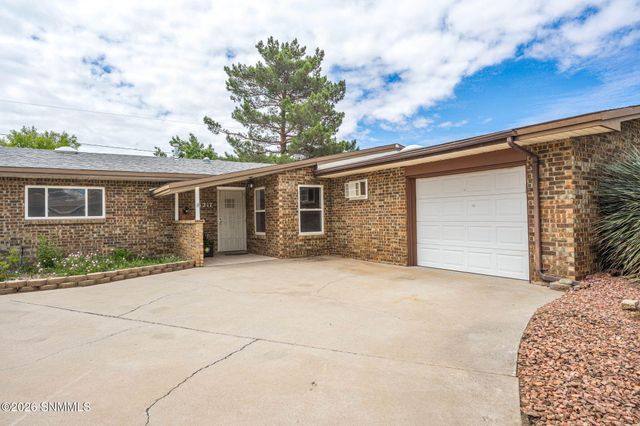 3217 Fairway Drive, Las Cruces, NM 88011