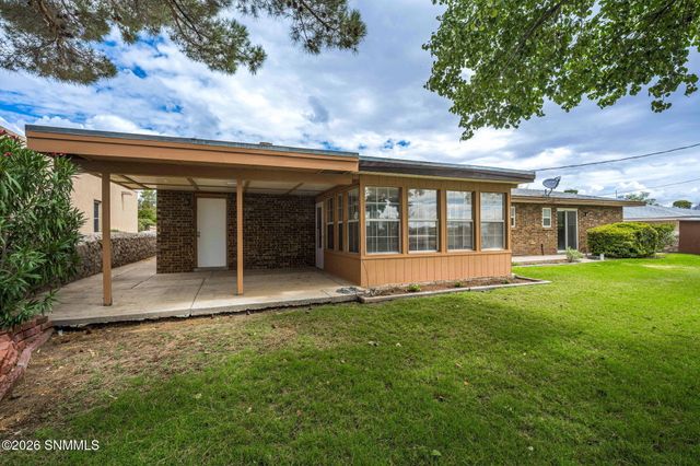 3217 Fairway Drive, Las Cruces, NM 88011