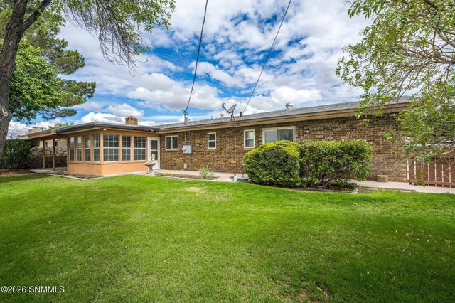 3217 Fairway Drive, Las Cruces, NM 88011