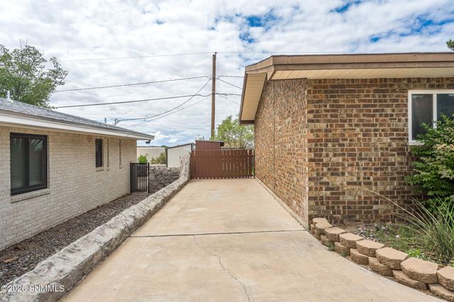 3217 Fairway Drive, Las Cruces, NM 88011