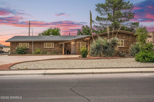 3217 Fairway Drive, Las Cruces, NM 88011