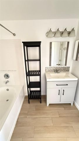 16727 Hemingway Dr, Weston, FL 33326