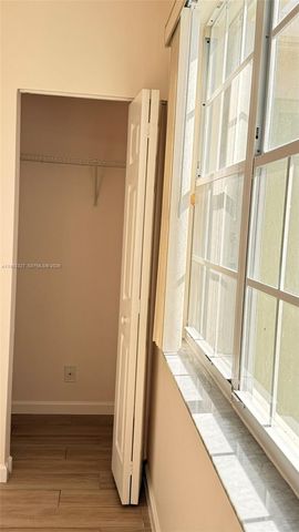 16727 Hemingway Dr, Weston, FL 33326